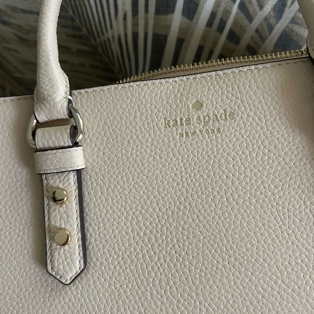 Kate Spade New York Mulberry Street Lise Satchel.. - Picture 8 of 9